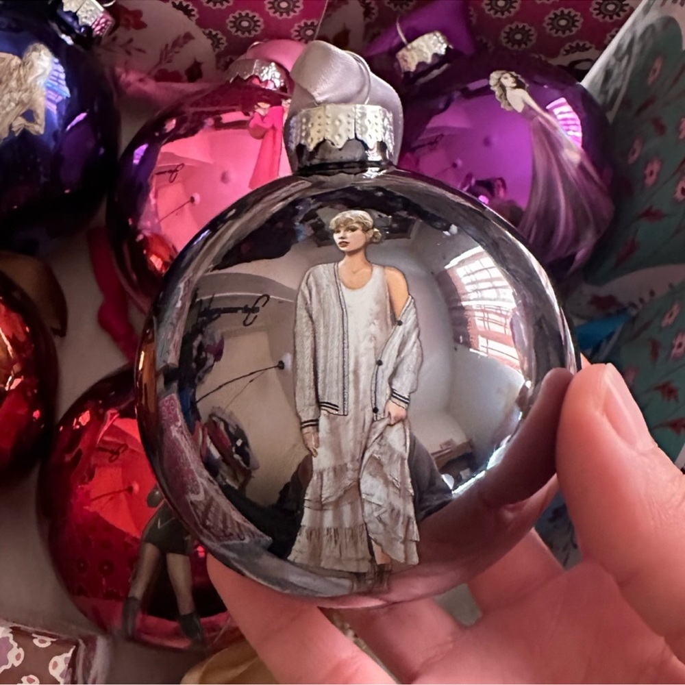Taylor Swift Christmas Ball Ornaments. - Picture 6 of 12